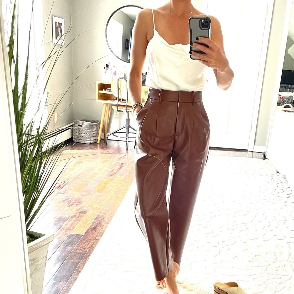 Wilfred x Aritzia brown vegan leather high rise pleated pants size 00